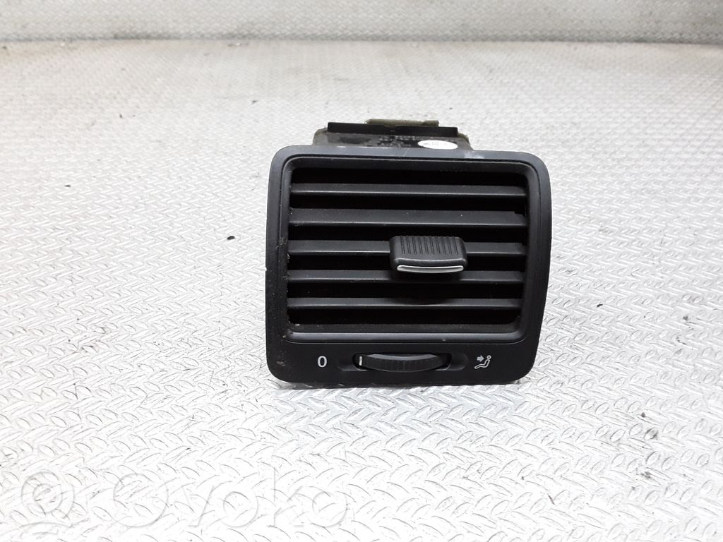 Volkswagen Golf V Grilă ventilație/ramă laterală bord