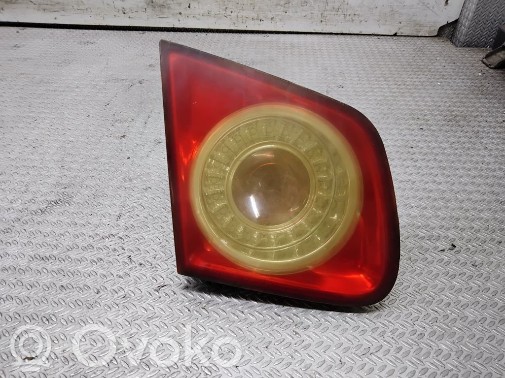 Volkswagen Jetta V Takaluukun takavalot 