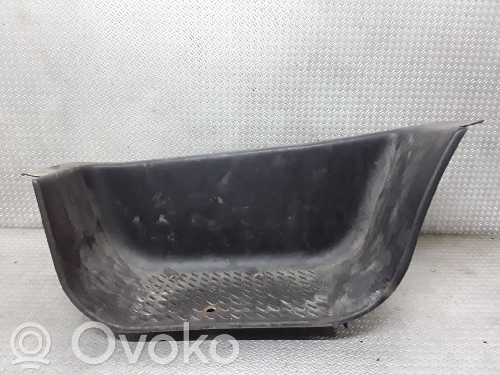 Front sill trim cover   8200225291