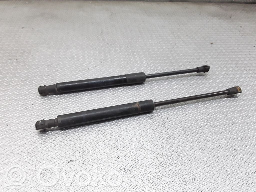 BMW 5 E39 Amortizatorius variklio dangčio 
