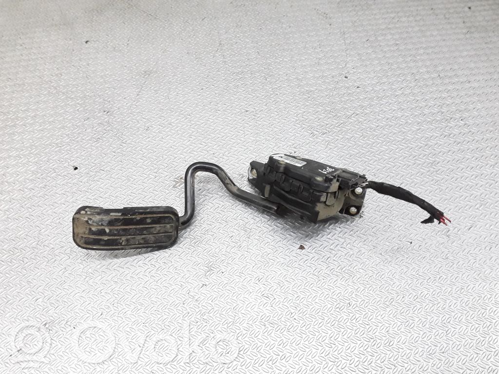 Accelerator throttle pedal   7M4721603B