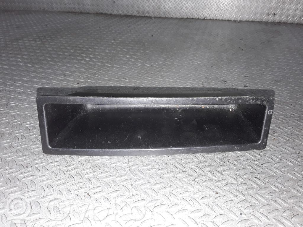 Chrysler 300 - 300C Główny schowek tunelu środkowego 