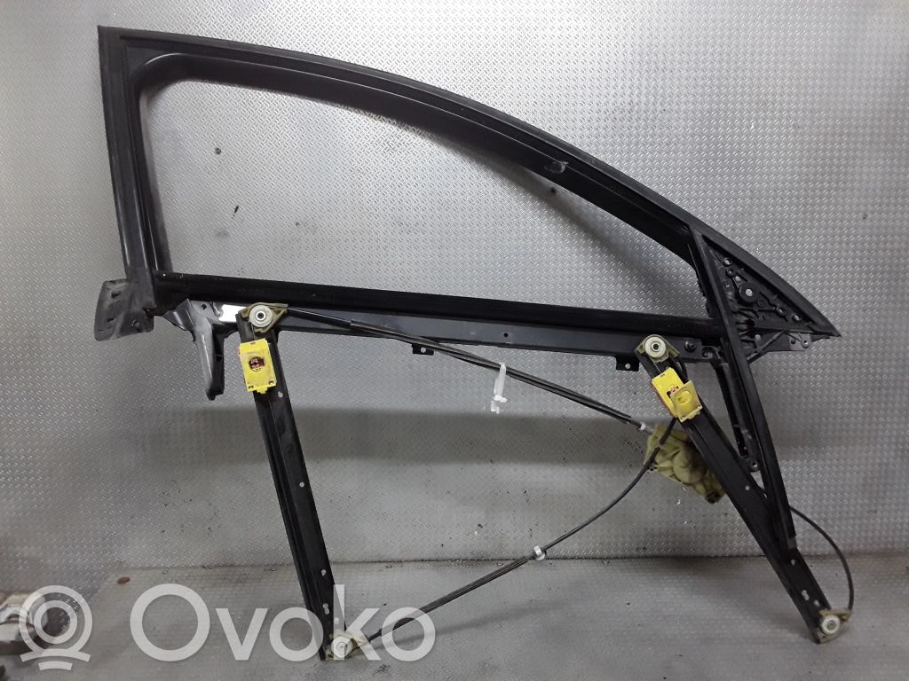Mécanisme de lève-vitre avant sans moteur   4F0837462D