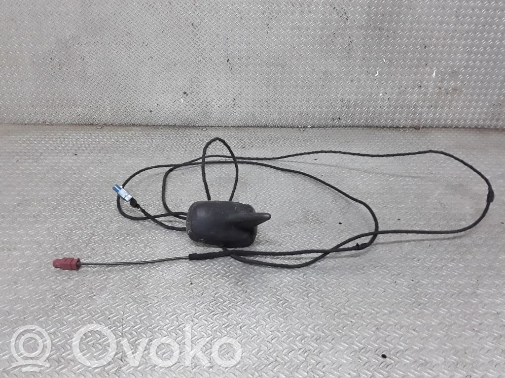 Audi A6 S6 C6 4F GPS-pystyantenni 