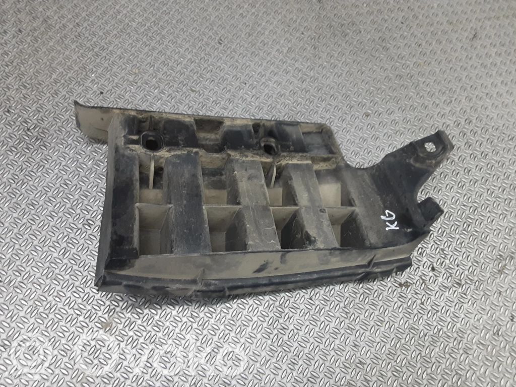 Audi A6 S6 C6 4F Rear bumper mounting bracket 