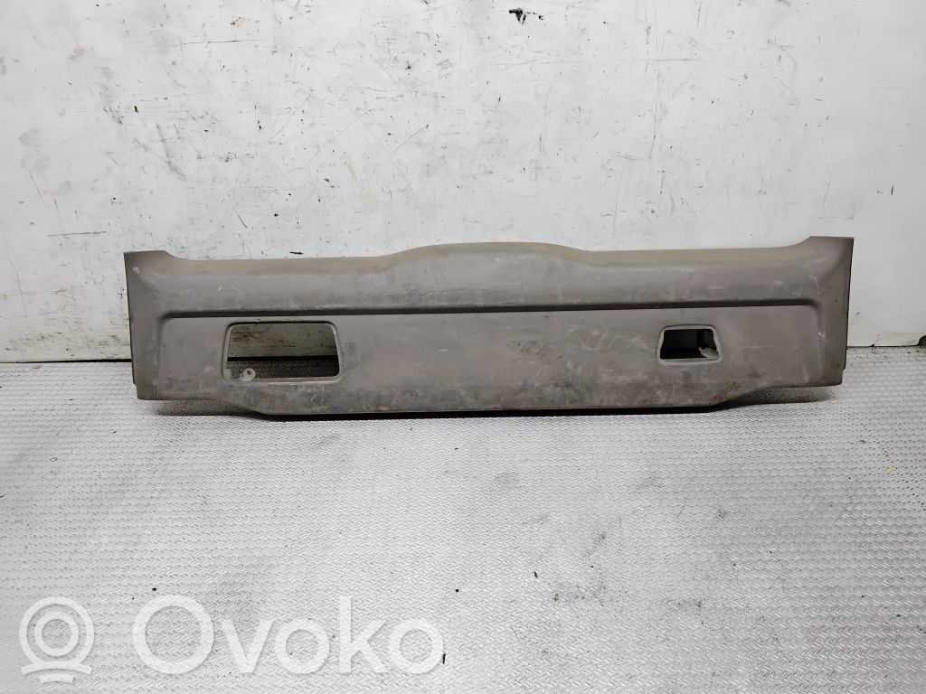 Moldura de la puerta trasera   10158