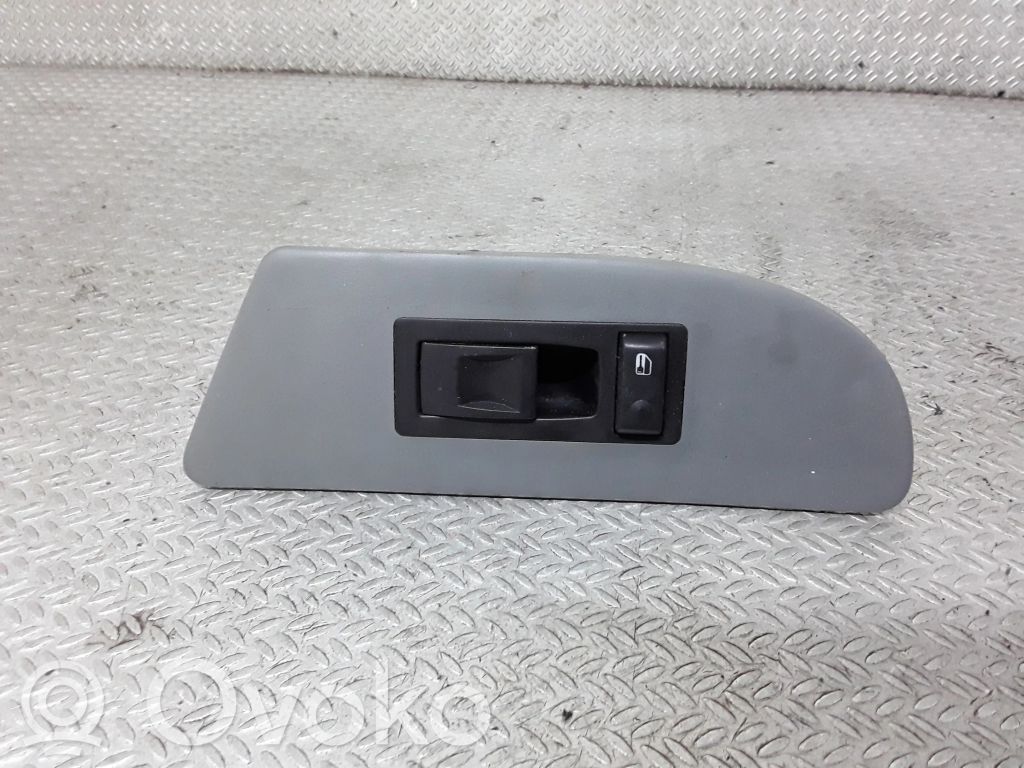 Elektrisko logu slēdzis   P04602324AF