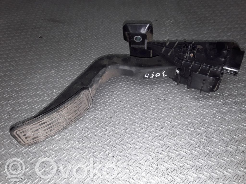 Pedal del acelerador   1988003480