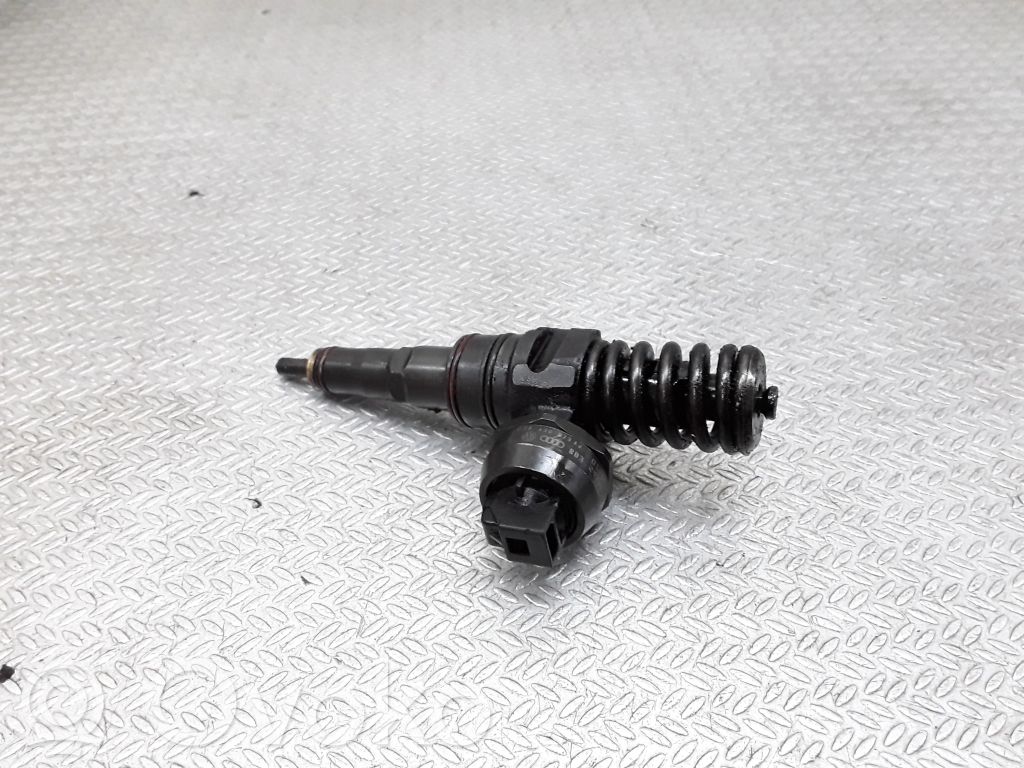Injektor Einspritzdüse   038130073AJ