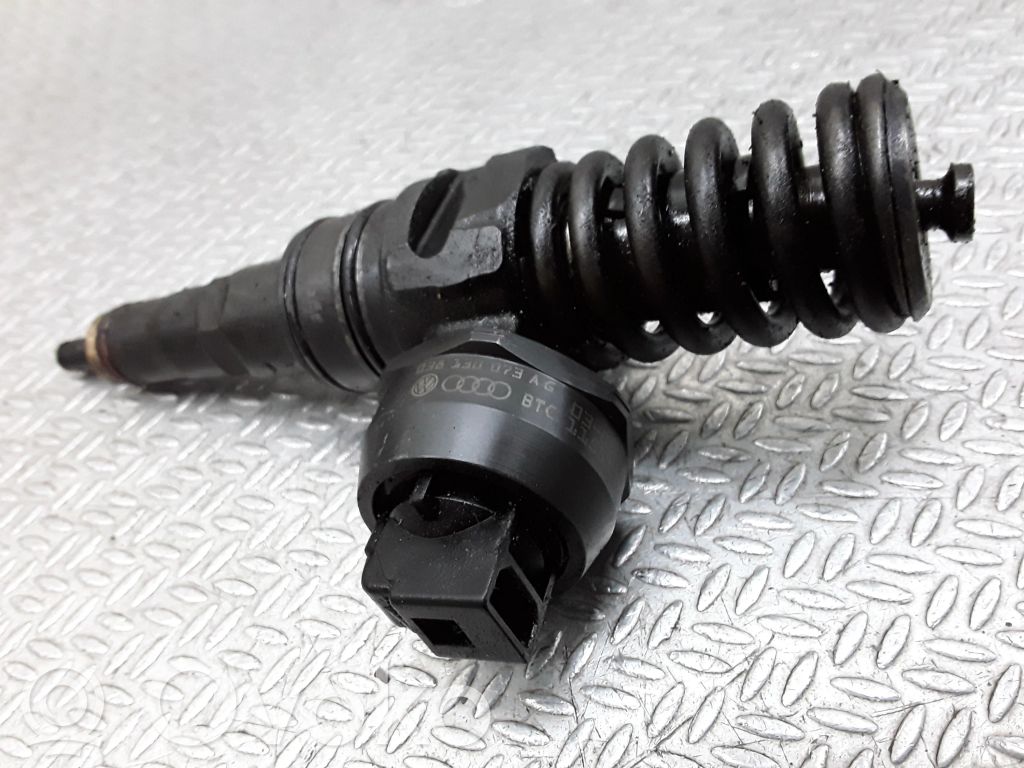 Skoda Octavia Mk2 (1Z) Injecteur de carburant 