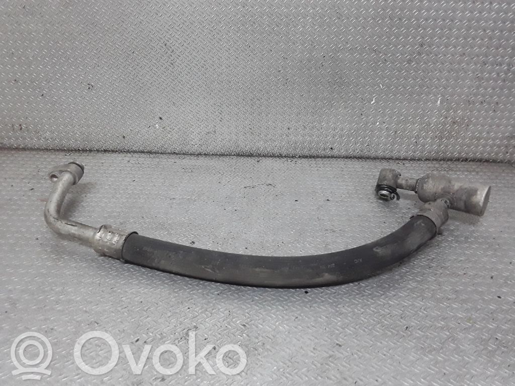 Ilmastointilaitteen putki (A/C)   05058651AB