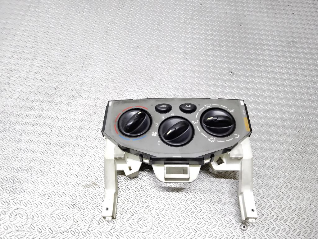 Climate control unit   9107HAC
