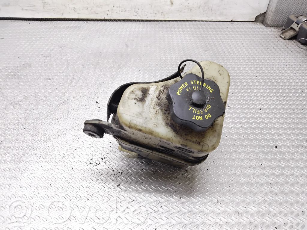 Ohjaustehostimen nestesäiliö   F77A3R700BB