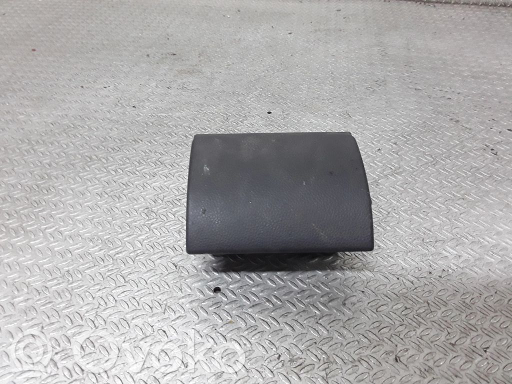 Audi A3 S3 8L Aschenbecher 