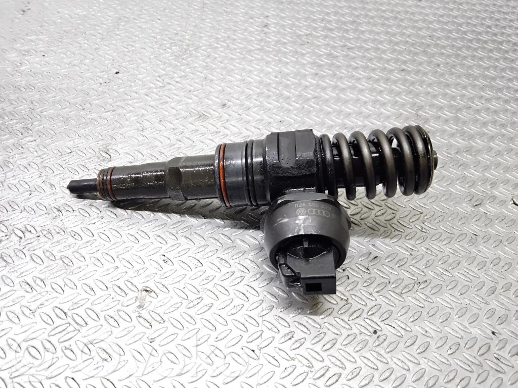 Volkswagen PASSAT B5.5 Inyector de combustible 