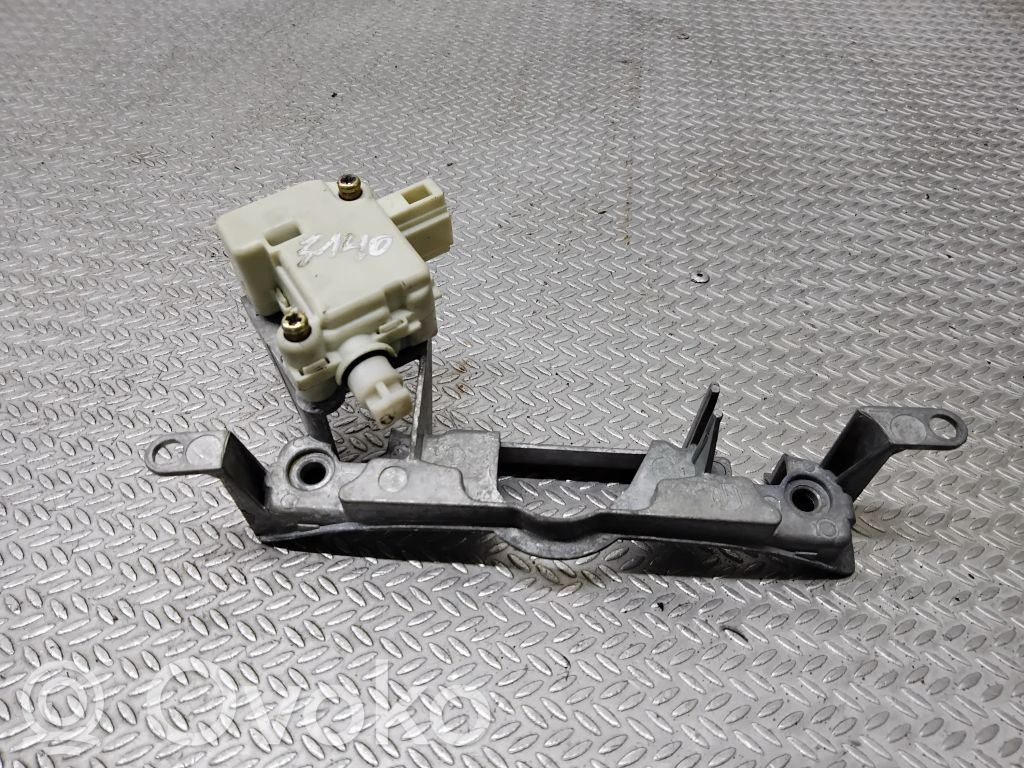 Volkswagen Polo IV 9N3 Motor de bloqueo de puertas