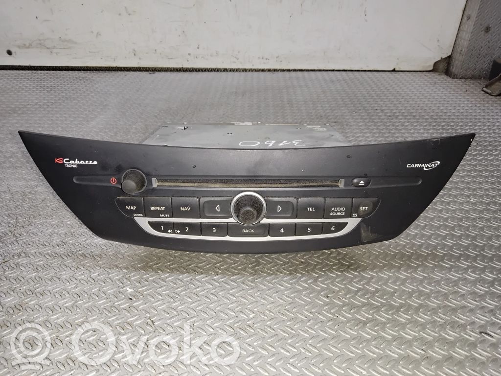 Panel / Radioodtwarzacz CD/DVD/GPS   281150005R