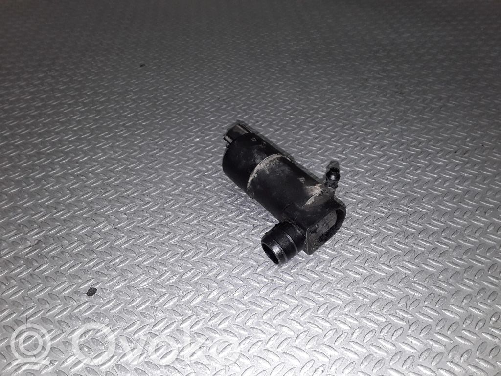 Windscreen/windshield washer pump   BK2117K624AA