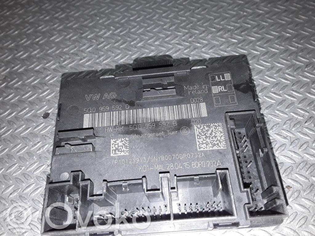 Unidad de control/módulo de la puerta   5Q0959592B