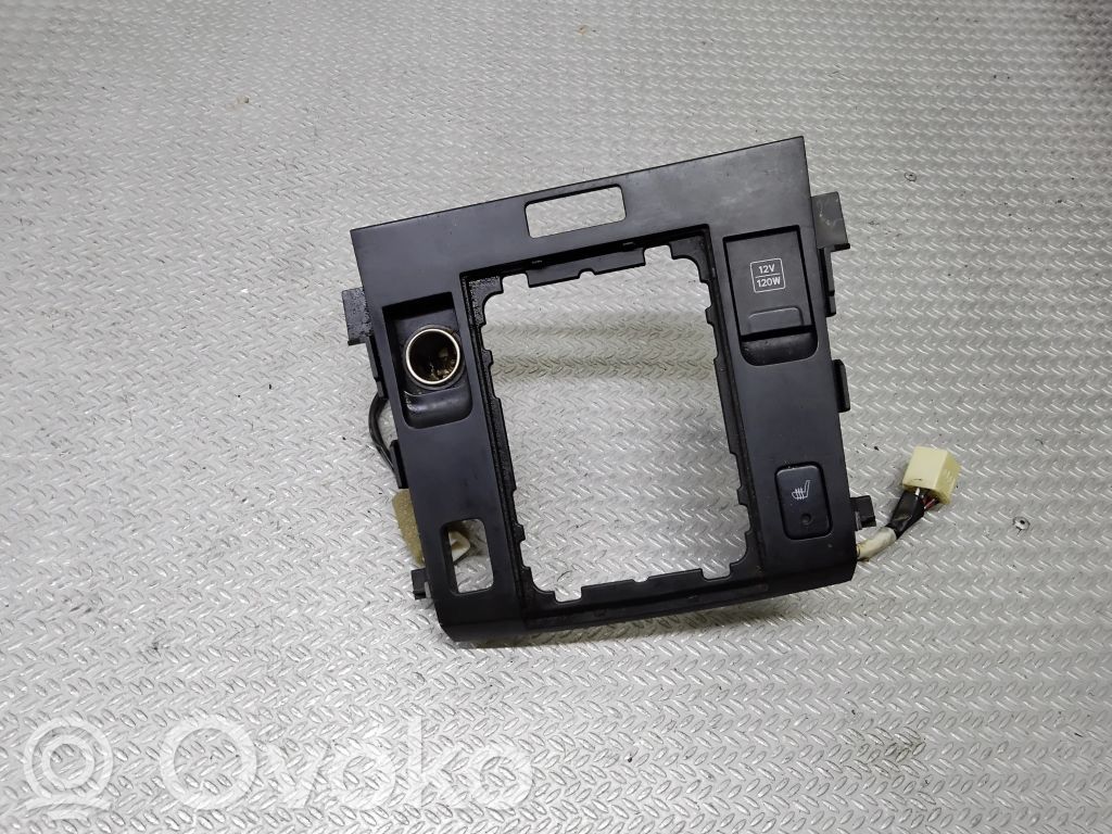 Suzuki Grand Vitara II Ramka drążka zmiany biegów 