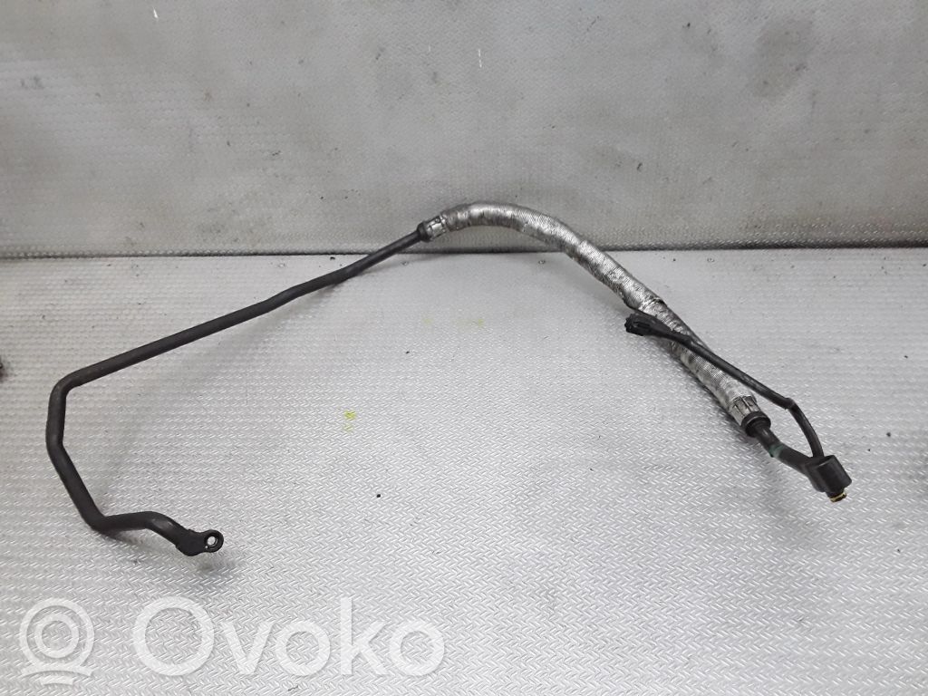 BMW 3 E46 Ilmastointilaitteen putki (A/C) 