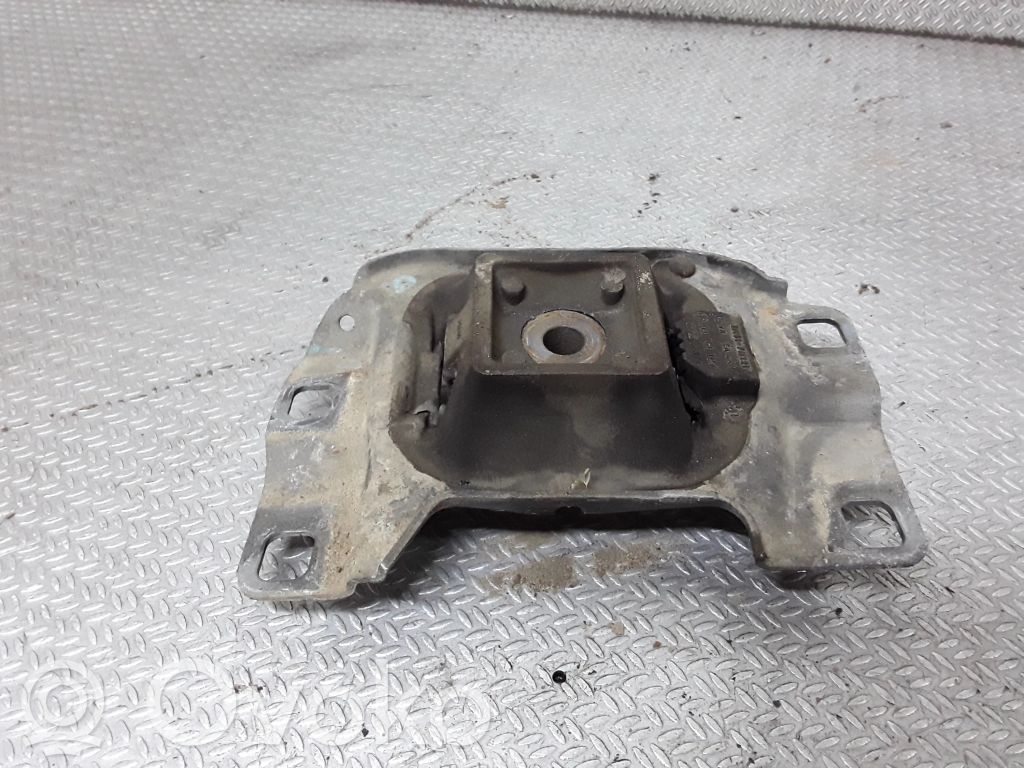 Ford Focus Engine mount bracket 