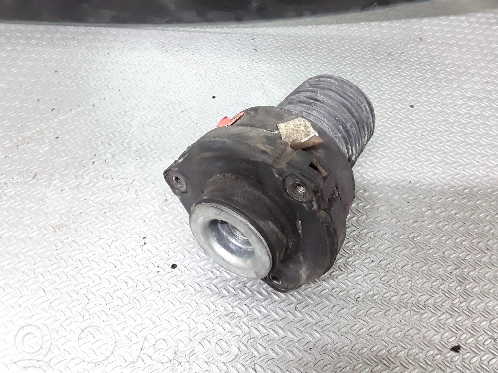 Audi A2 Górne mocowanie amortyzatora przedniego 