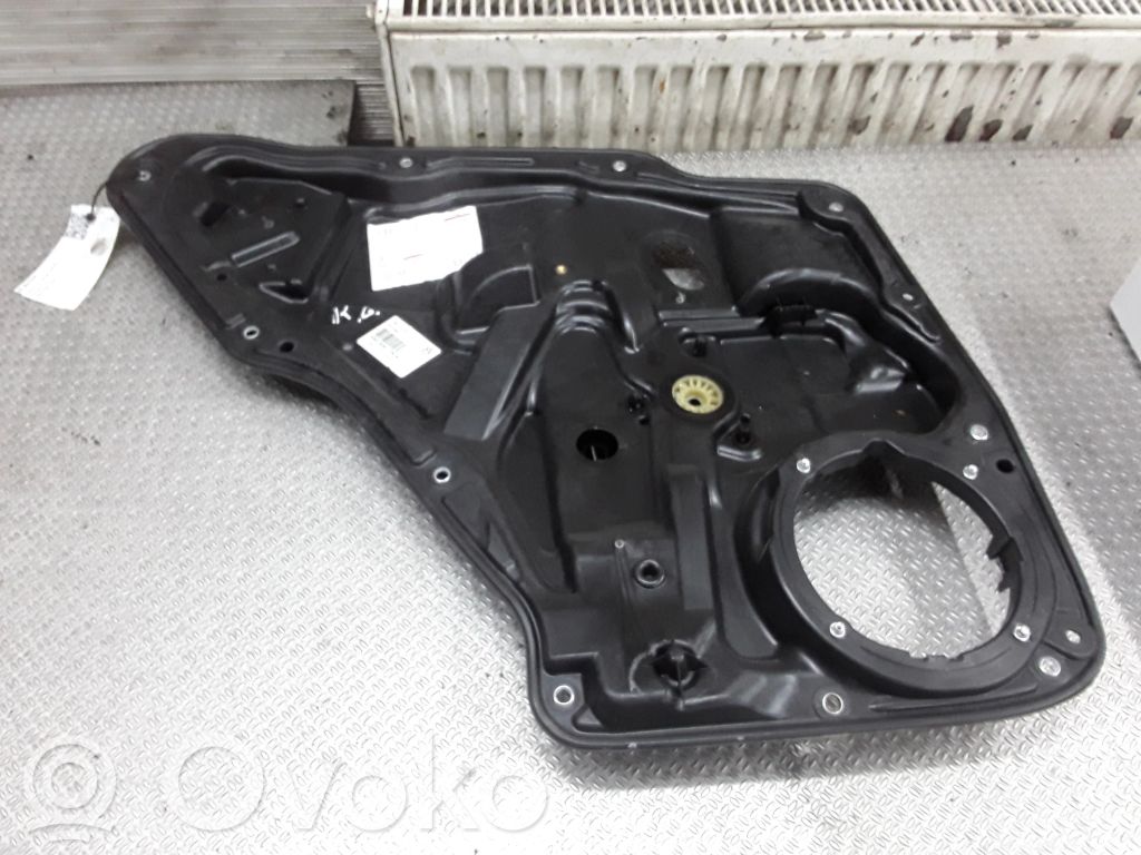 Volkswagen Tiguan Mechanizm podnoszenia szyby tylnej bez silnika 