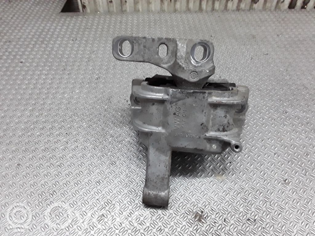 Engine mount bracket   5N0199262G