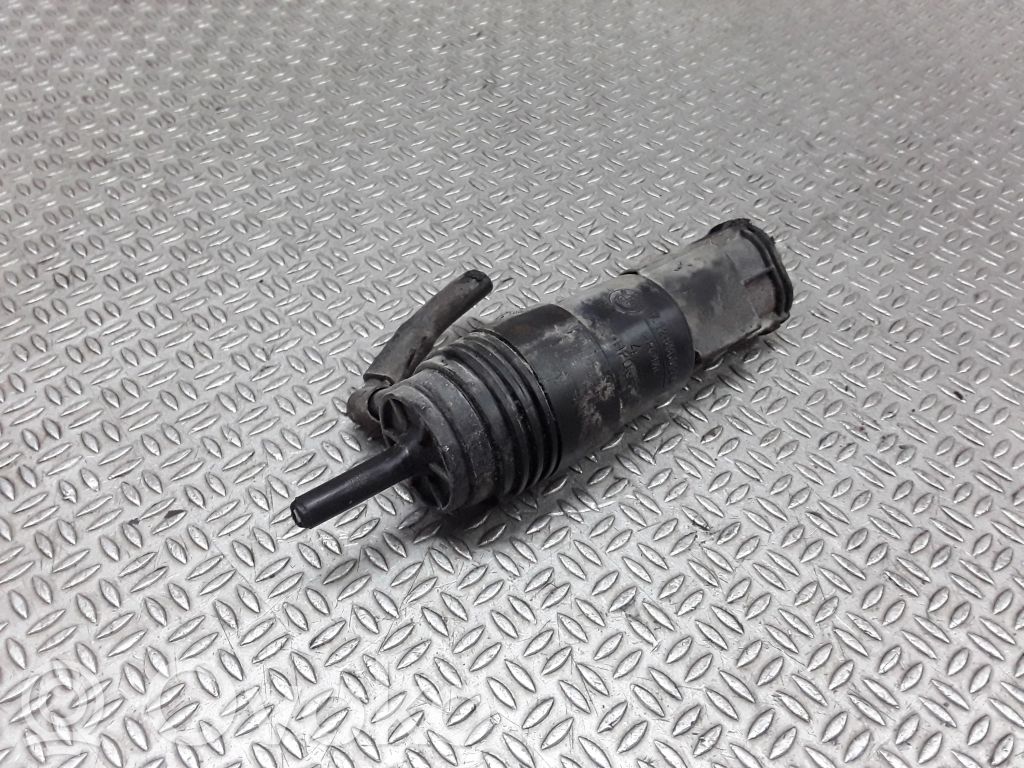 BMW 5 E39 Windscreen/windshield washer pump 