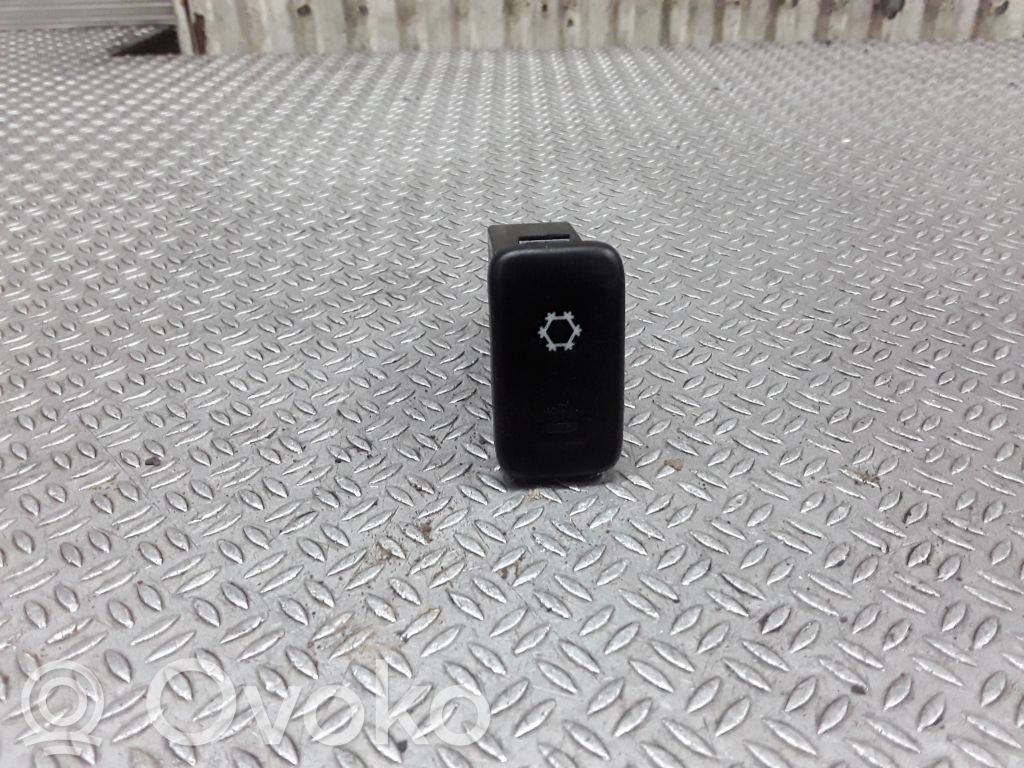 Air conditioning (A/C) switch   HR808150