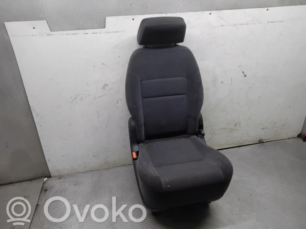 Takaistuin   123456789A