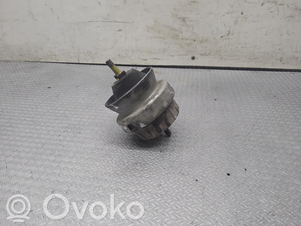 Audi A6 S6 C6 4F Engine mount bracket 