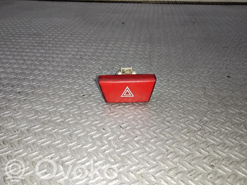 Hazard light switch   84332A