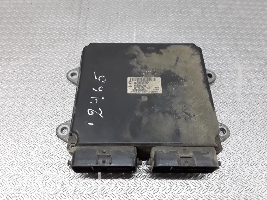 Mitsubishi Colt Engine control unit/module 