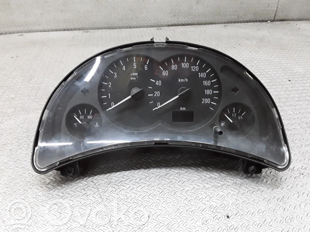 Opel Corsa C Speedometer (instrument cluster) 