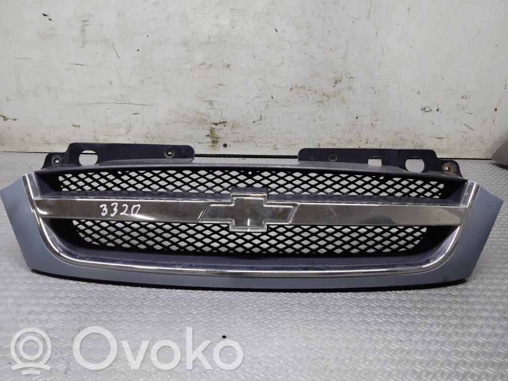 Chevrolet Rezzo Etupuskurin ylempi jäähdytinsäleikkö 
