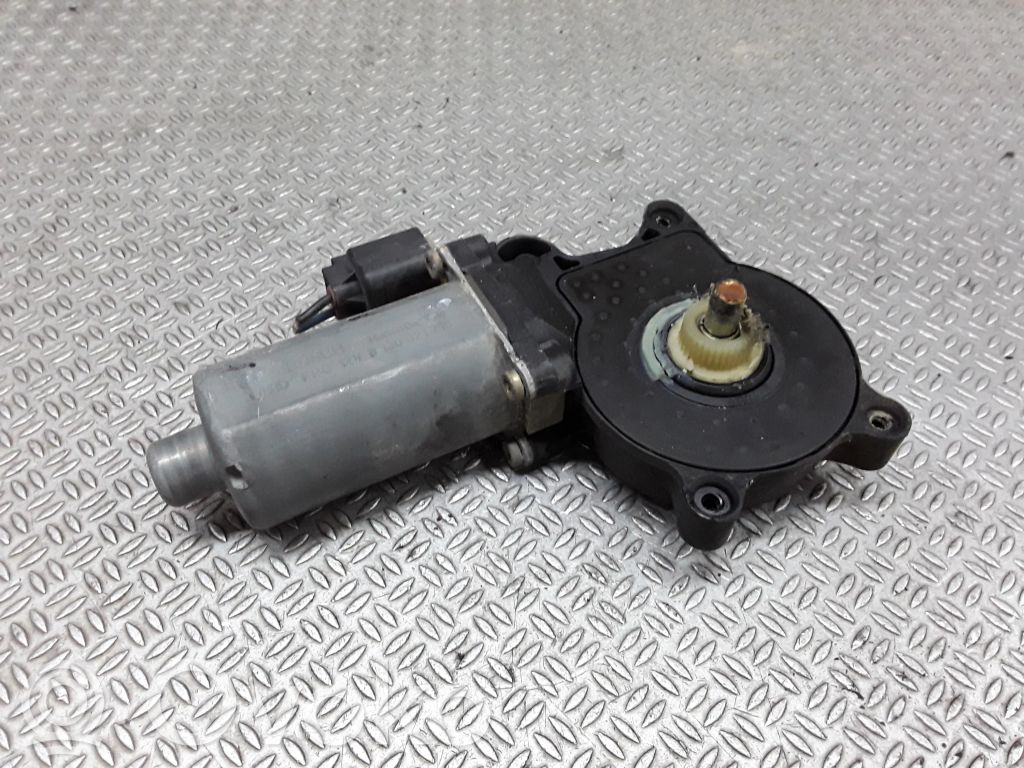 Priekšpusē loga pacēlāja motoriņš   676283620630
