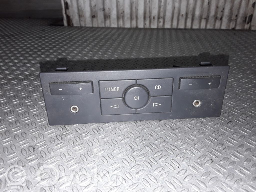Opel Zafira B Head unit multimedia control 