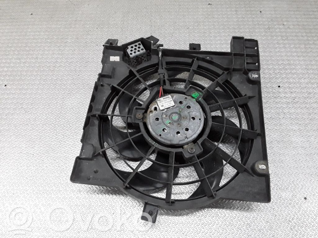 Opel Zafira B Ventilator electric răcire radiator 