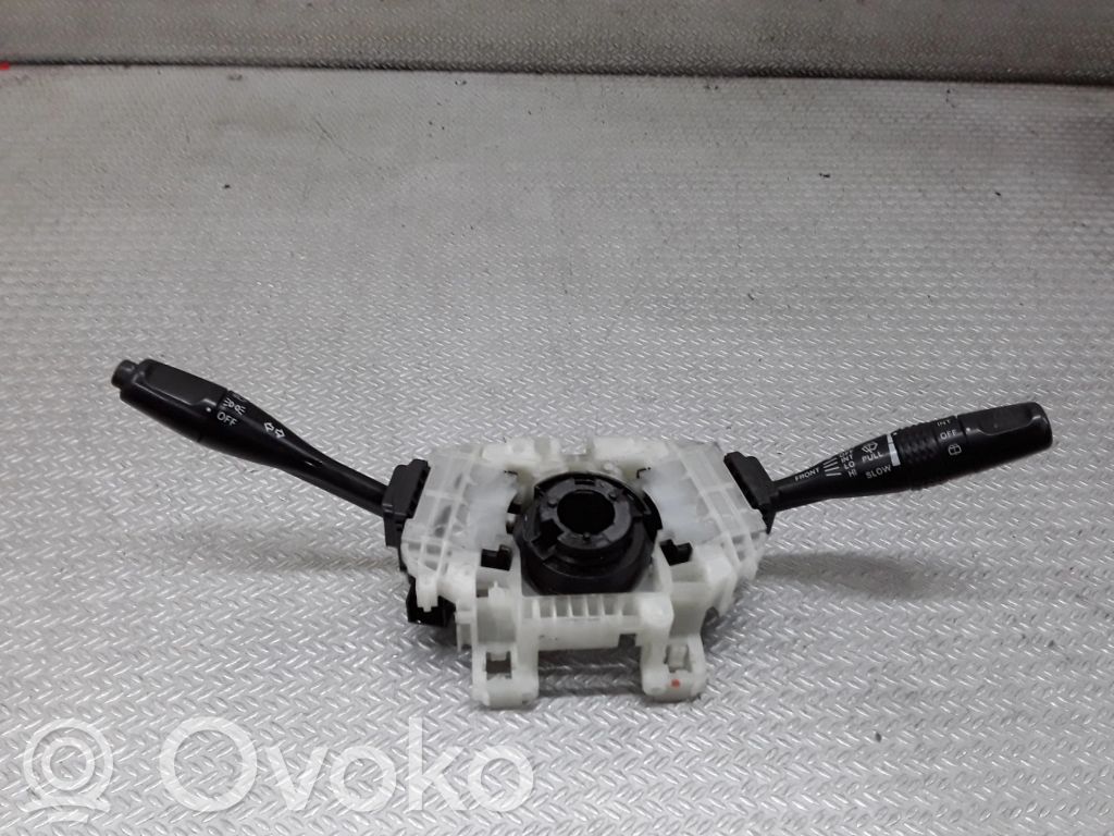 Mitsubishi Grandis Commodo, commande essuie-glace/phare 