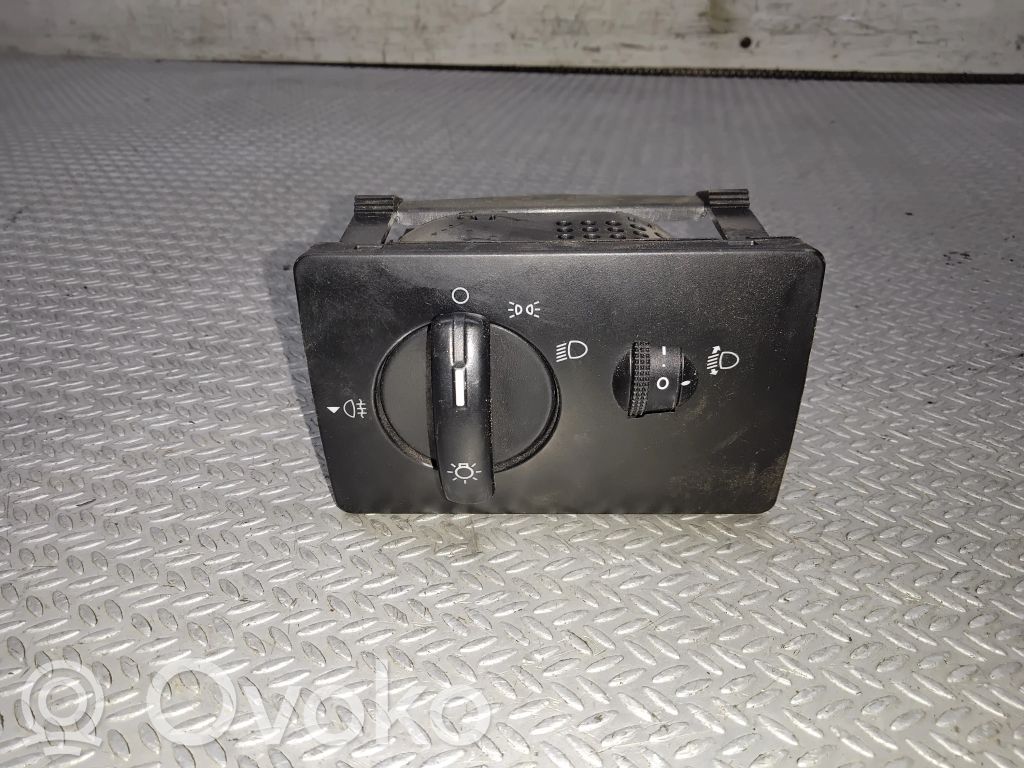 Light switch   6S6T13A024EA