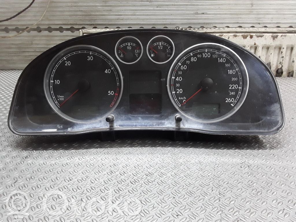 Volkswagen PASSAT B5.5 Licznik / Prędkościomierz 
