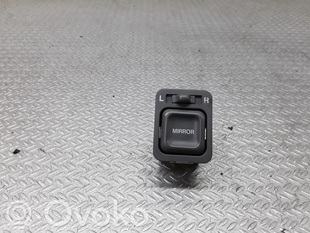 Honda CR-V Wing mirror switch 