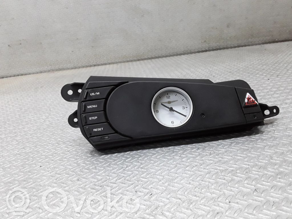 Chrysler Pacifica Clock 