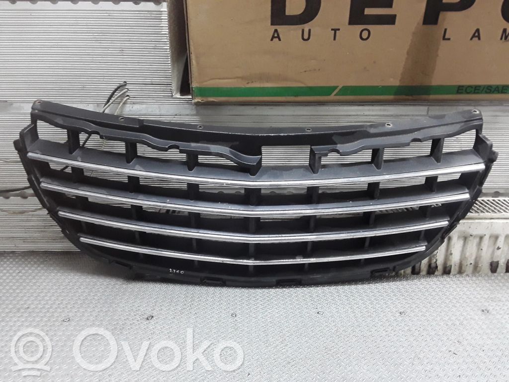 Chrysler Pacifica Front bumper upper radiator grill 