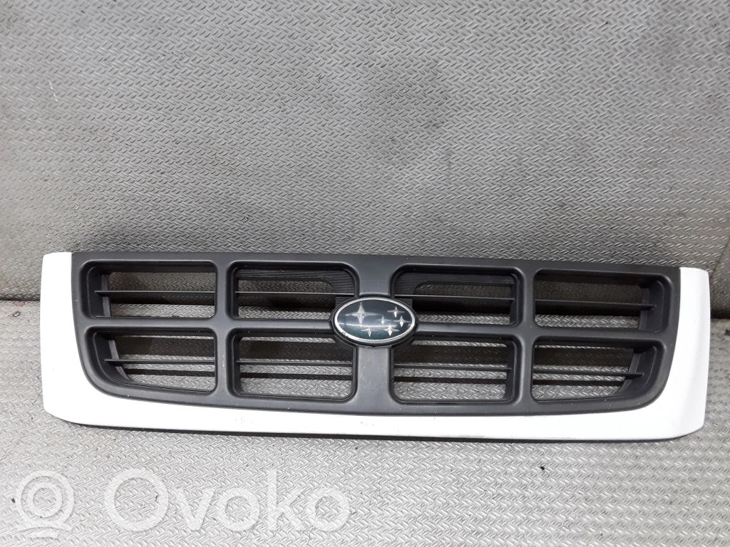Front bumper upper radiator grill