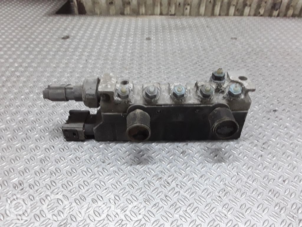 Verteiler / Ventilblock Luftfederung   A2203200258