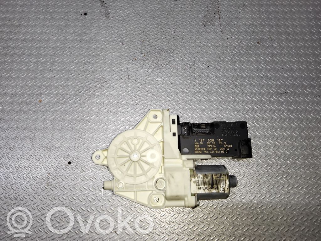 Peugeot 407 Motor del regulador de la ventanilla de la puerta delantera