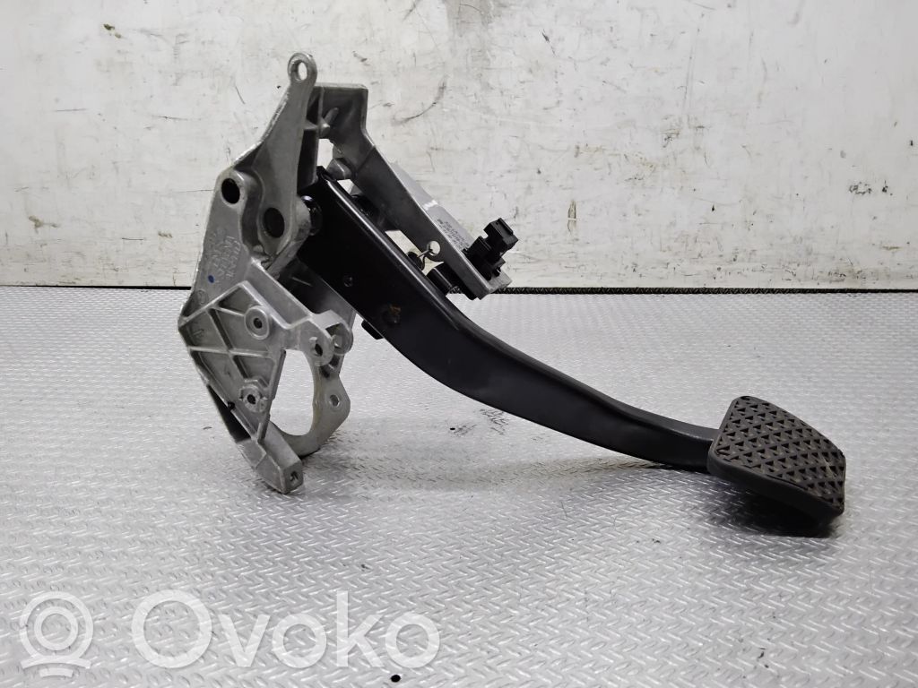Pedal de freno   42322403